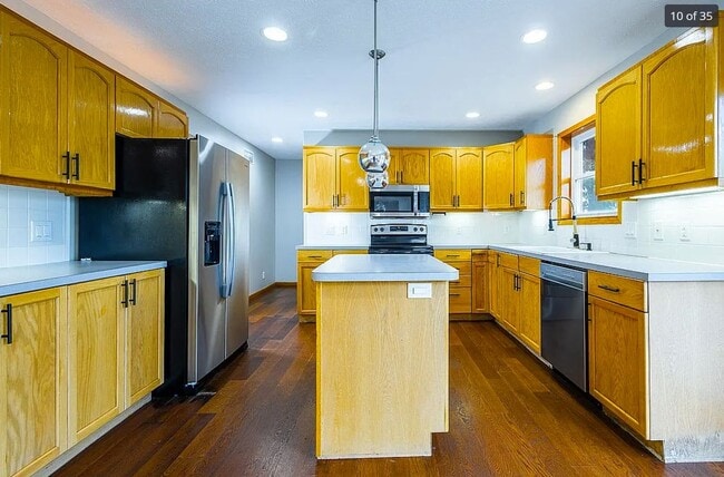 Building Photo - Gretna Gem: 4 Bedroom Home with Room to Grow