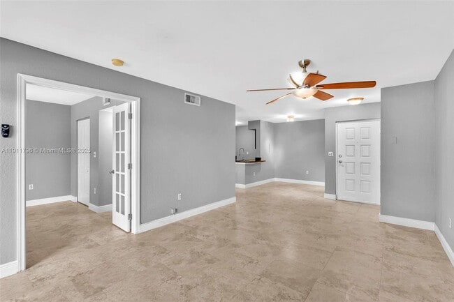 Building Photo - 2820 N Oakland Forest Dr