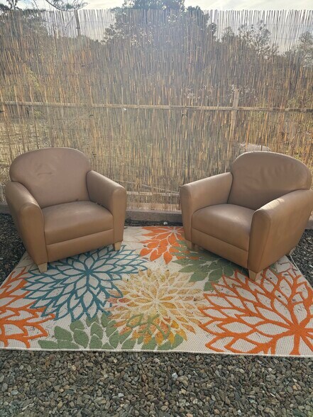 Building Photo - 1219 Willow Creek Rd