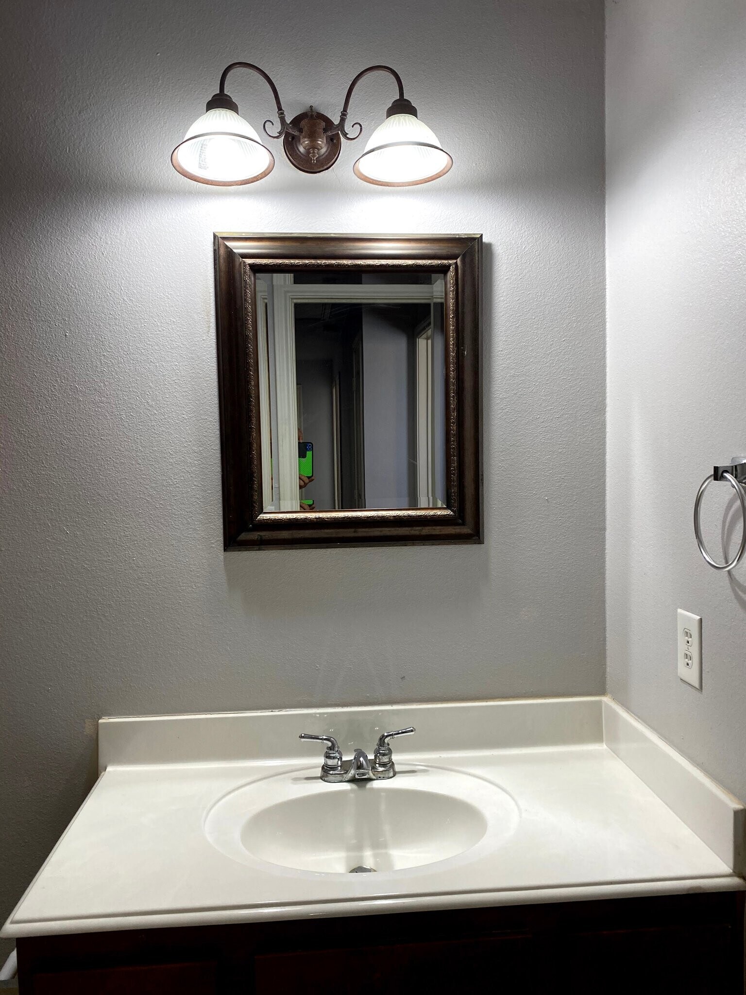 Building Photo - 904-906 Parkplace Ridge