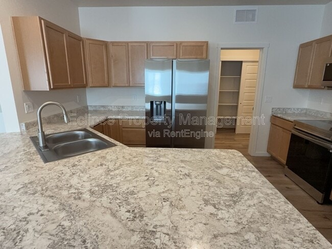 Building Photo - 2638-B 1/2 B 1/2 Rd