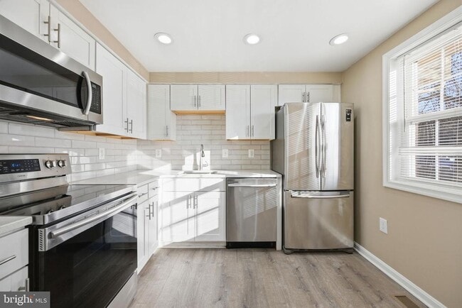 Building Photo - 14602 King Lear Ct