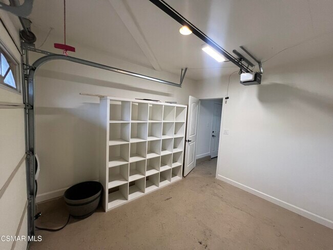 Building Photo - 334 W Avenida De Las Flores