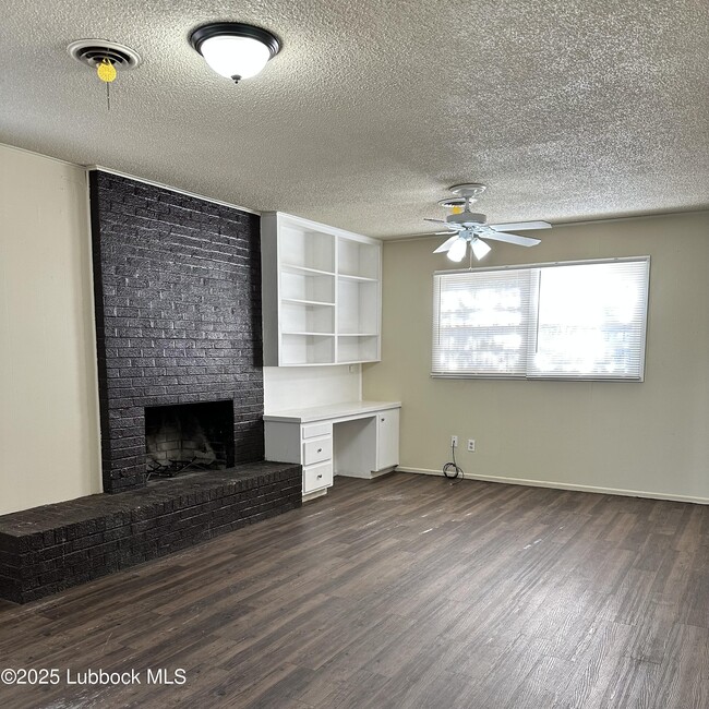 Building Photo - 1511 E Amherst St