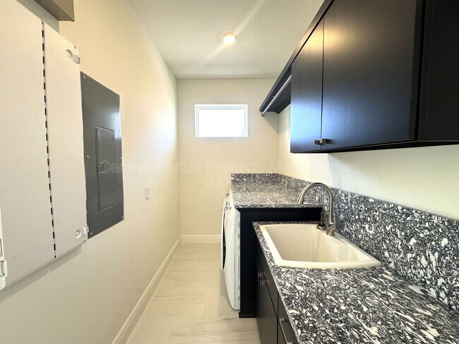 Building Photo - 9819 Gobat Aly