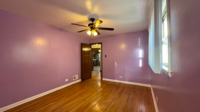 Building Photo - 7127 S Ridgeway Ave