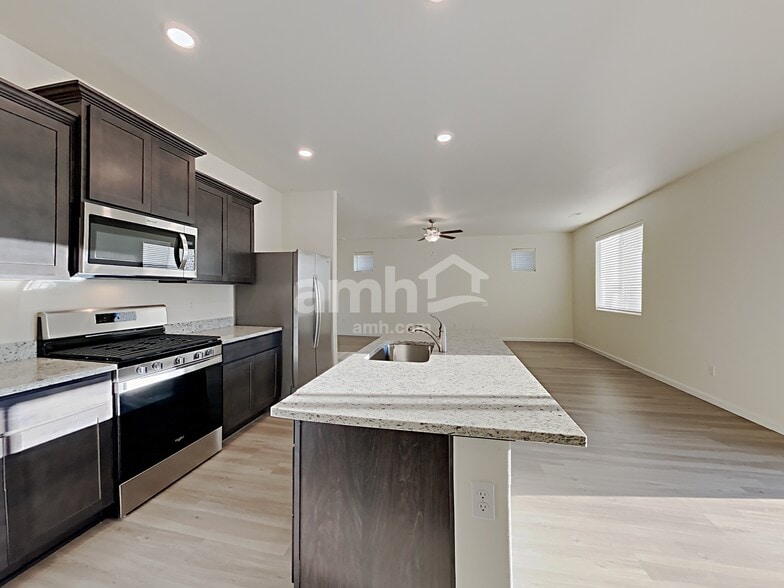 Building Photo - 1209 W 17th Ave