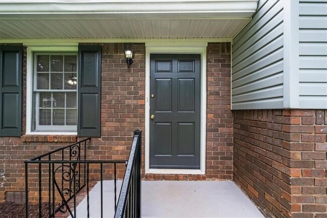 Building Photo - 5146 Bramblewood Dr