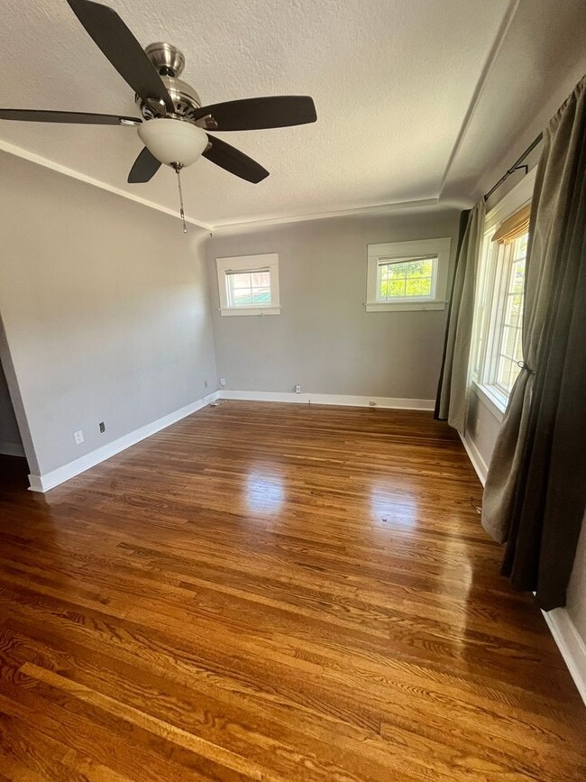 Building Photo - Well-Maintained San Diego Home with Classi...
