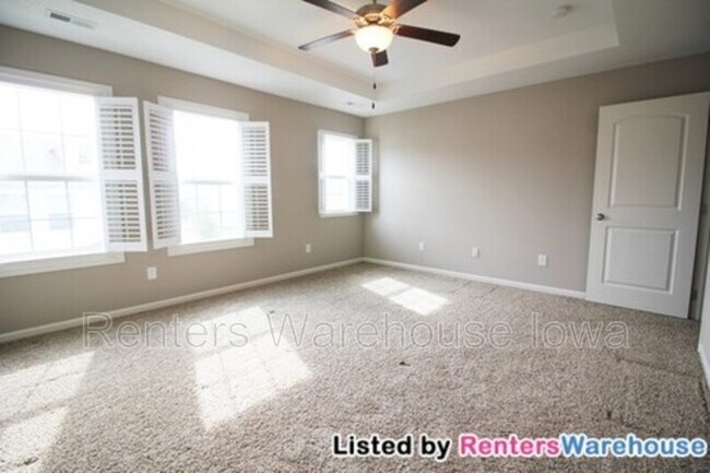 Building Photo - 9155 Coneflower Dr