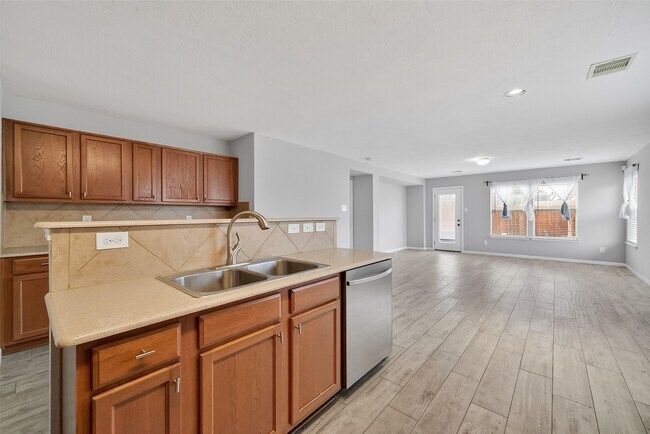 Building Photo - 20610 Moonrise River Ln