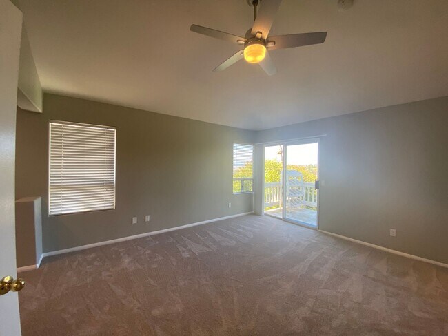 Building Photo - Stunning 4 bedroom Home with a Pool locate...