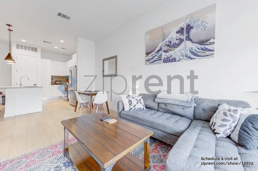 Building Photo - 800 Embassy Dr