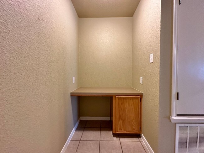 Building Photo - 2503 Cody Poe Rd
