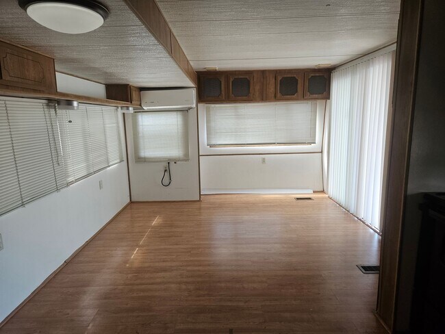 Building Photo - 3142 N Balboa Ave
