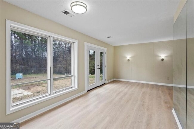 Building Photo - 1201 Shoreham Dr
