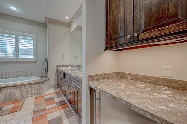 Building Photo - 311 Calle Sevilla Pl