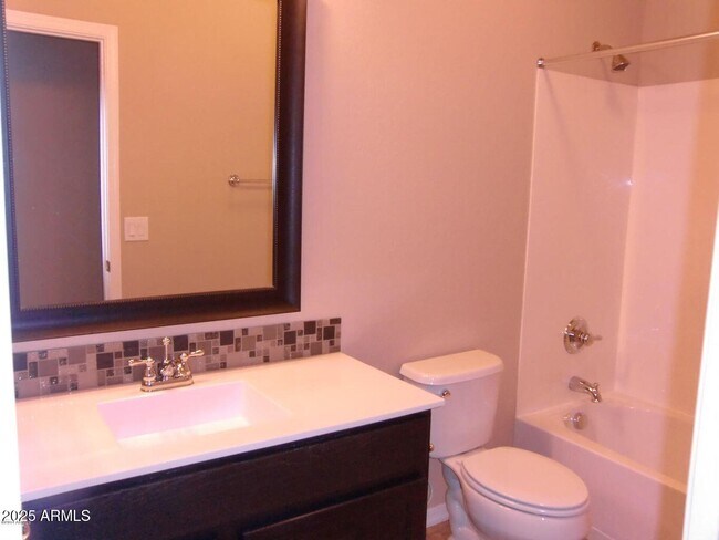 Building Photo - 3535 S Jasmine Dr