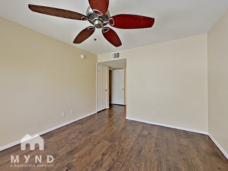 Building Photo - 3105 Casey Dr