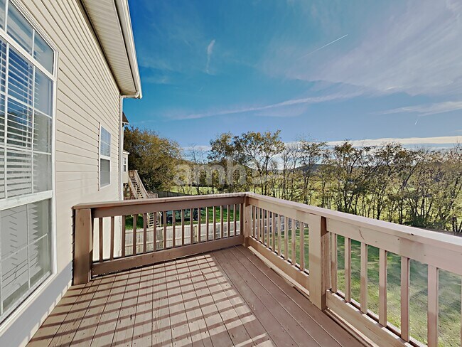 Building Photo - 3112 Creekview Ln
