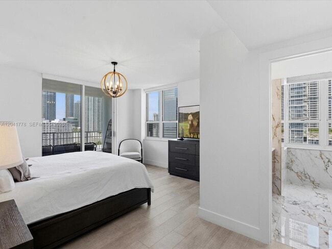 Building Photo - 701 Brickell Key Blvd