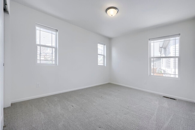 Building Photo - 17214 W 94th Ave
