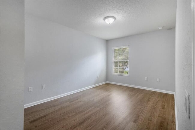 Building Photo - 12702 Salomon Cove Dr