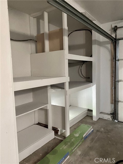 Building Photo - 2323 Eastbluff Dr