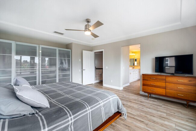 Building Photo - 282 Paseo Vista Cir