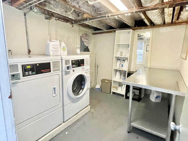 Building Photo - Bright and Airy 2 Bedroom Penthouse in the...