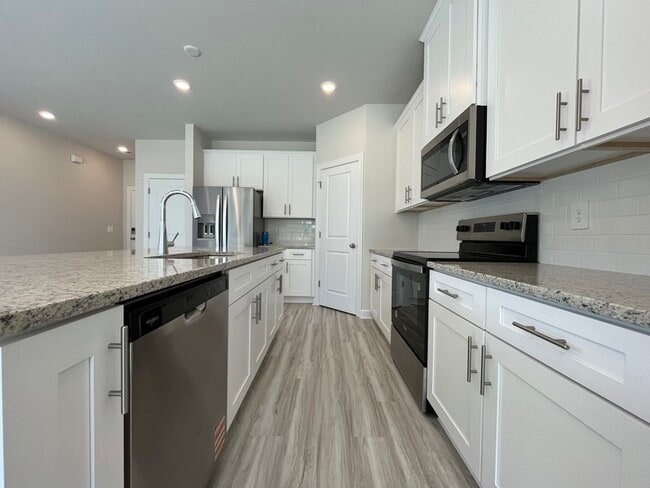 Building Photo - 1716 Braemar Vlg Dr
