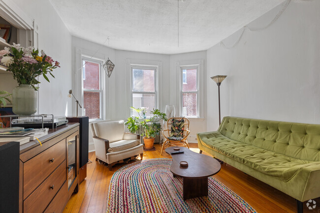 Building Photo - 79 Beacon St