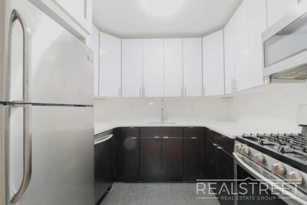 Building Photo - LUXURY Giant 1 BED LOFT in Queens!