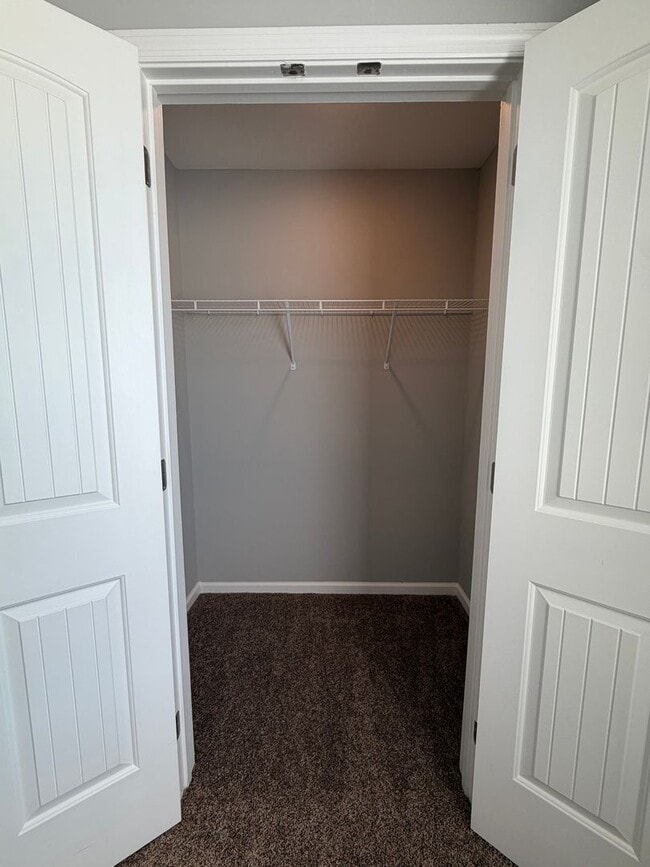 Building Photo - Find Your Fresh Start This Spring! Move in for $700, No rent until April!