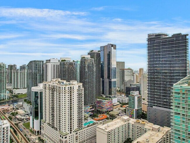 Building Photo - 801 S Miami Ave