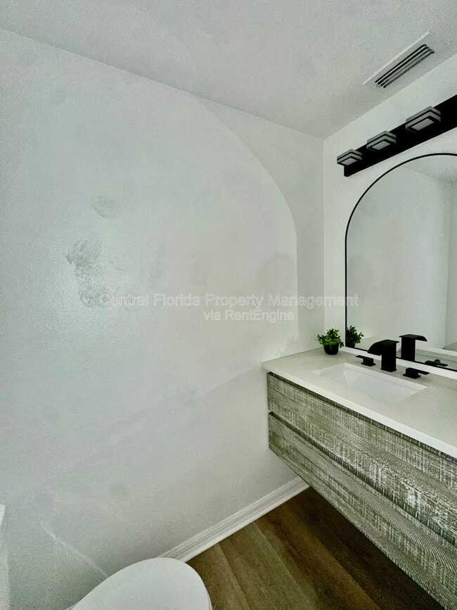 Building Photo - 3032 Bloomsbury Dr