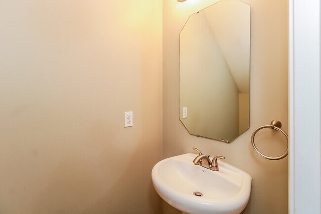 Building Photo - 1434 Hammermill Ln