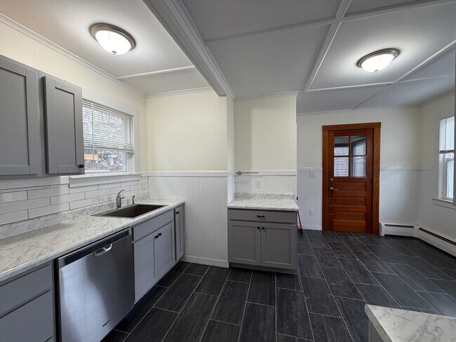 Building Photo - NOW AVAILABLE - Single Family Home in North Adams