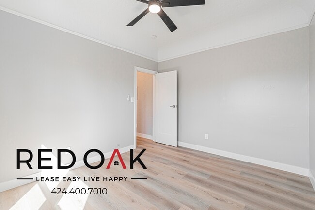 Building Photo - 1623 W 39th Pl