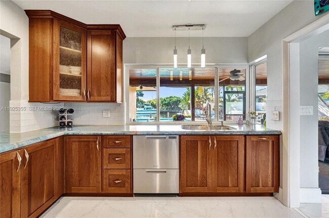 Building Photo - 4060 NE 26th Ave