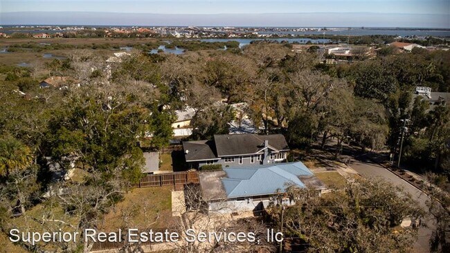 Building Photo - 64 Fullerwood Dr