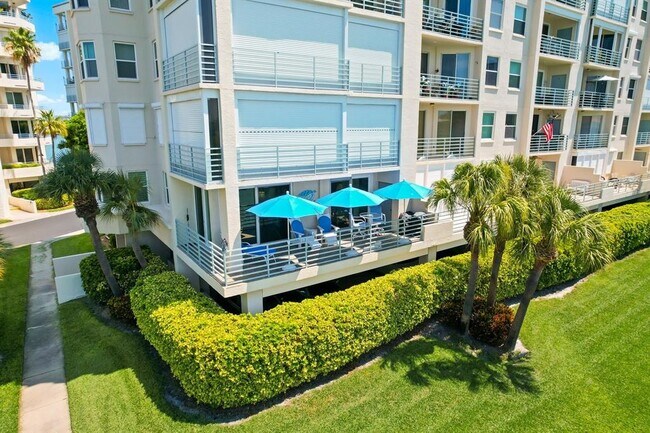 Building Photo - 7912 Sailboat Key Blvd S