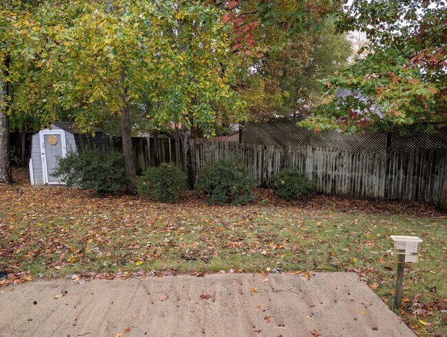 Building Photo - Beautiful ranch Style home located in the ...