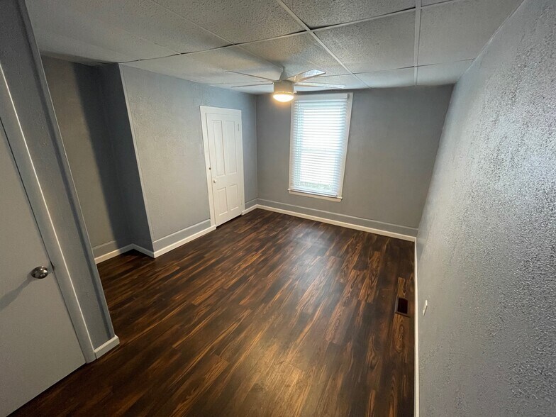 Master Bedroom has options to place your bed on 1 of 2 walls & central A/C to keep you comfortable - 6 Catawba Ave