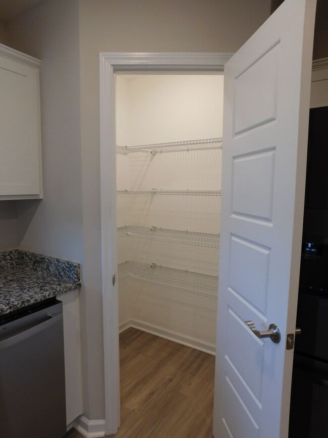 Building Photo - 500 Odham Ln
