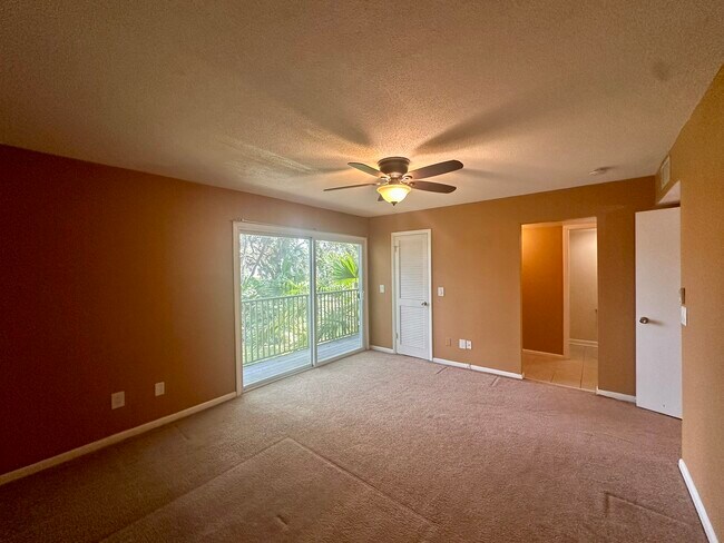 Building Photo - 10605 Carrollbrook Way
