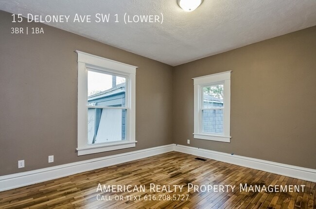 Building Photo - 15 Deloney Ave SW