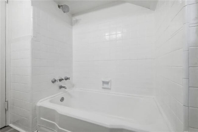 Building Photo - 3841 Lawnview Ave