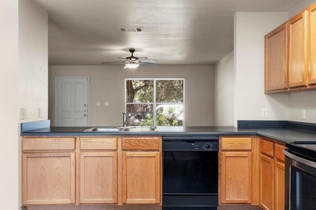 Building Photo - 10643 Marshitahs Way
