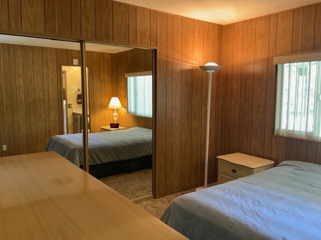 Building Photo - 121 Larch Ct